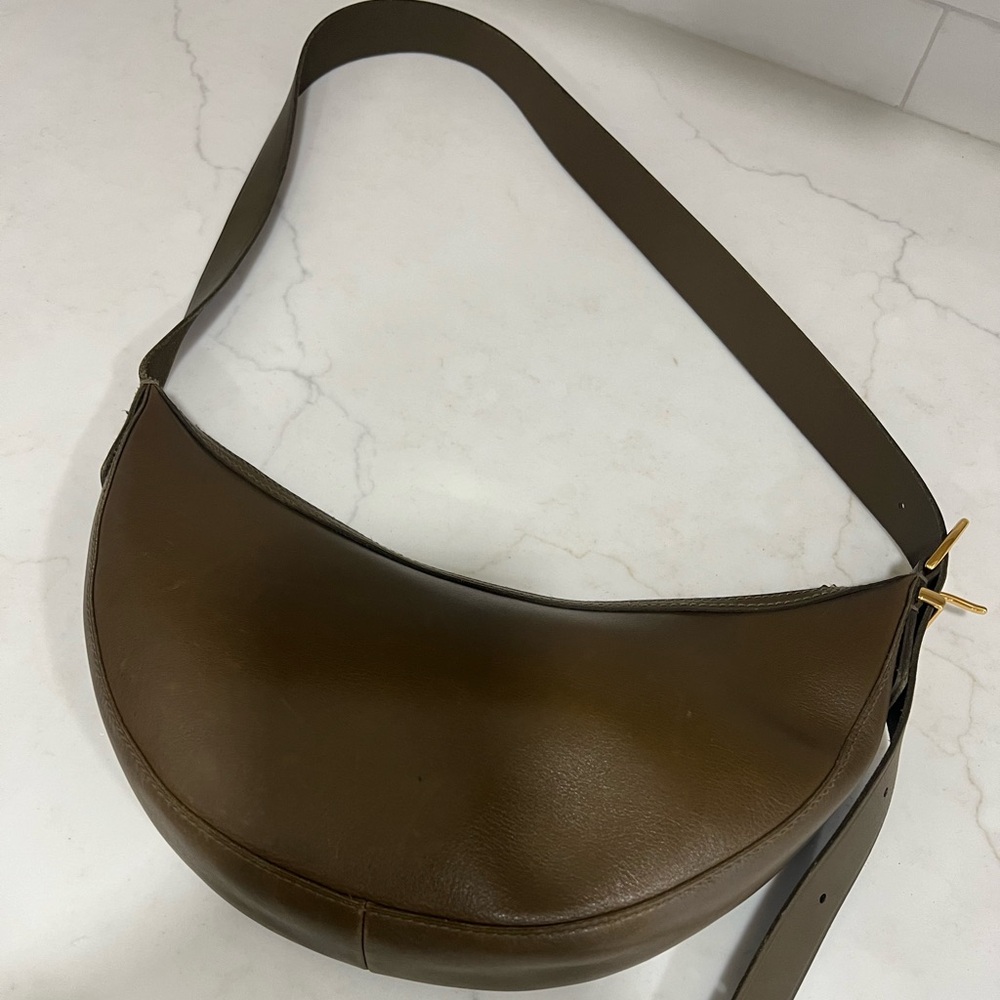 Madewell The essential Sling Crossbody Bag